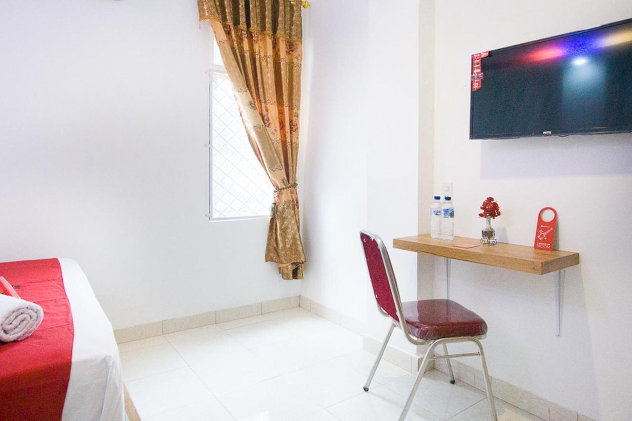 Reddoorz @ Rs Adam Malik Medan Hotel Exterior photo